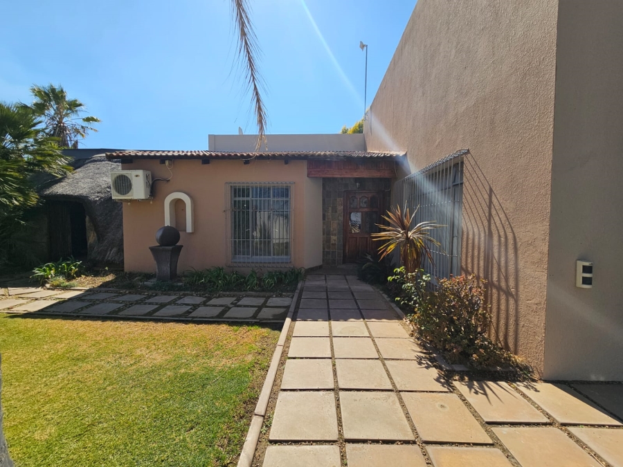 5 Bedroom Property for Sale in Riebeeckstad Free State